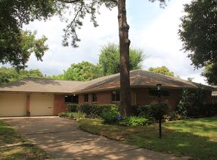 9614 Winsome Ln, Houston, TX 77063