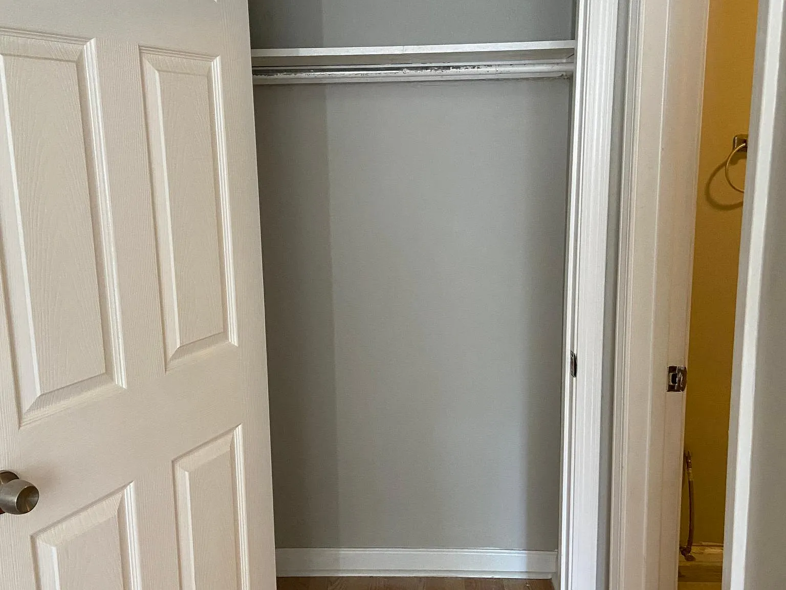 Studio, 300 sqft, $1,025 — Photo 3