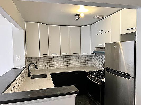 2nd image of 679 Bergen St Floor 2