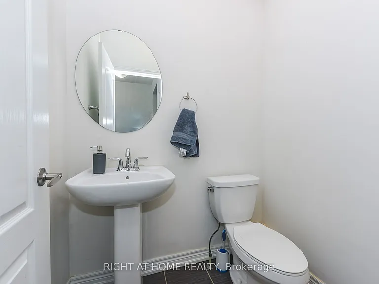 36 Spokanne St — Photo 10