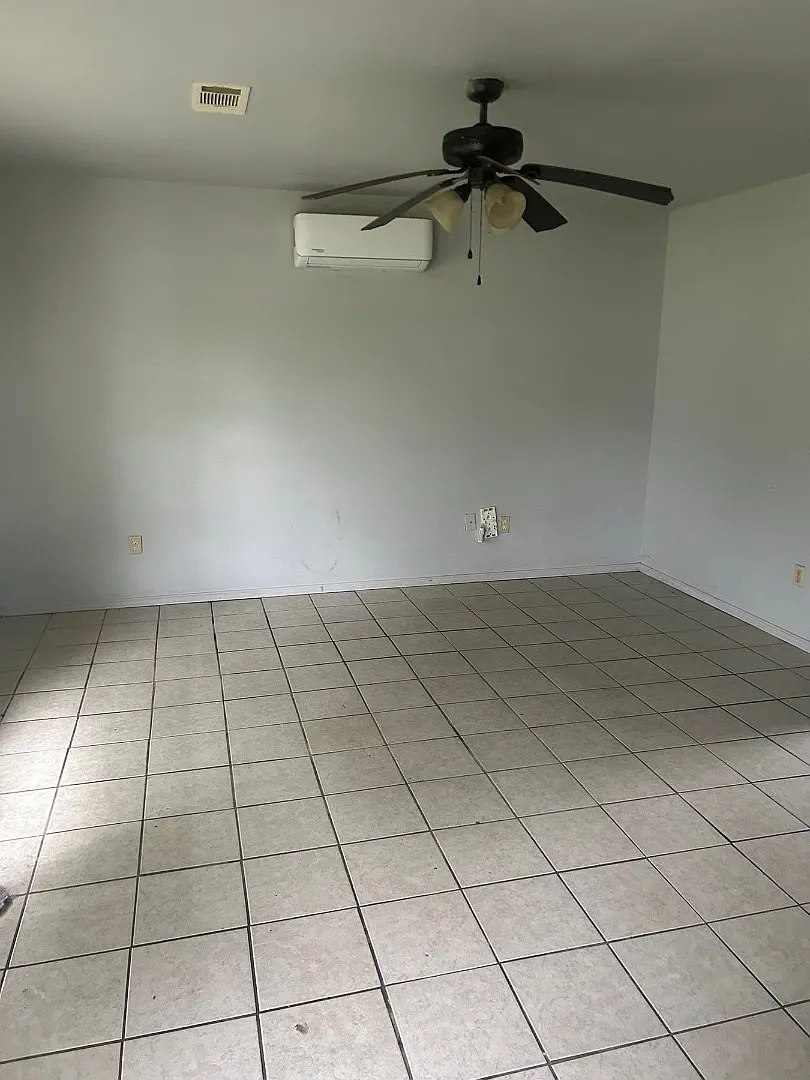 121 Iever St - Unit 5 — Photo 2