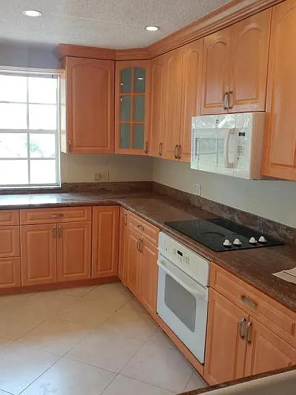 11480 Tara Dr — Photo 3