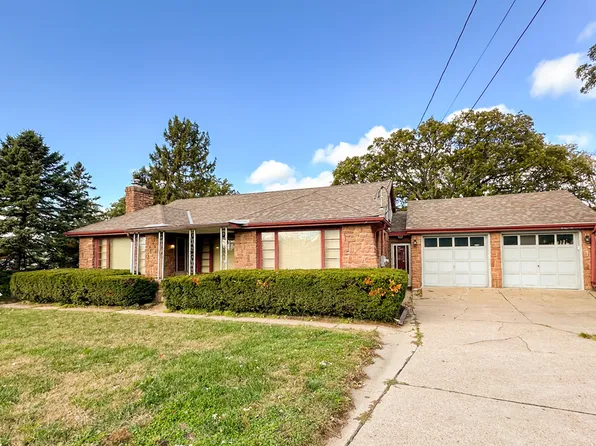1725 Bellevue Blvd N, Bellevue, NE 68005