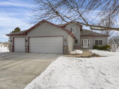 735 Mallard Ct, Nya, MN, 55397