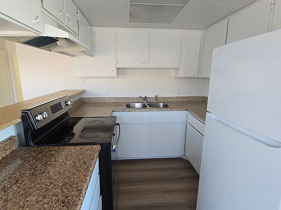 2nd image of 3433 E Cheyenne Ave APT C