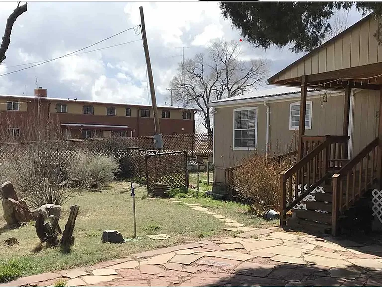 604 W National St — Photo 2