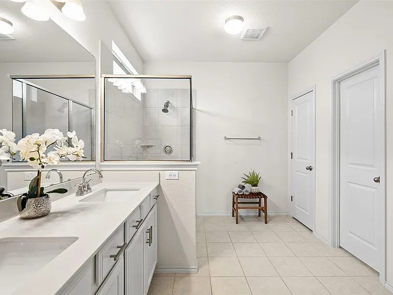 211 Brookside St — Photo 15