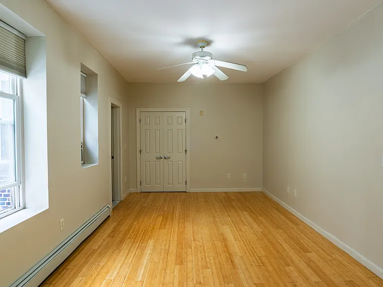 330 Summit Ave #103 — Photo 2