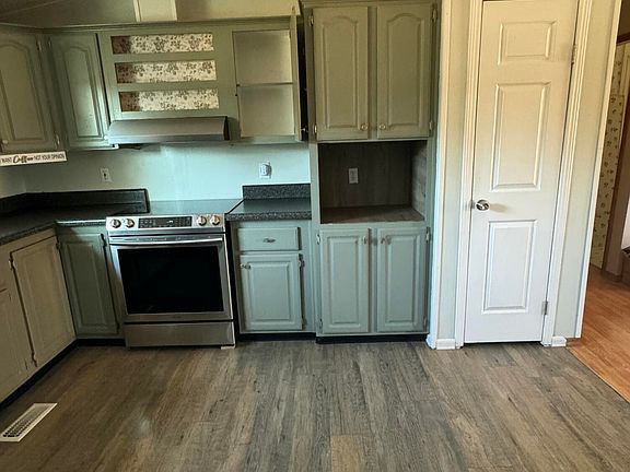 4th image of 115 Windward Drive