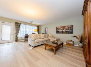 209 Greenbrier Cir, West Palm Beach, FL 33417