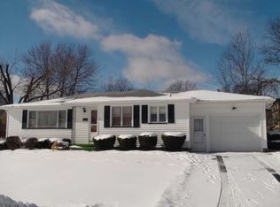 55 Echo Hill Dr, Rochester, NY 14609