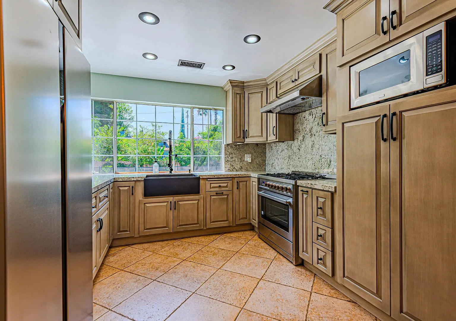 New Price Reduction: Beautiful 4-bed/3-bath house in Winnetka (the SF Valley) with pool & 2 car g... — Photo 1