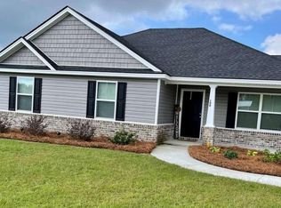 100 Auburn Cir, Glennville, GA 30427
