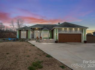 125 Perrin Dr, Mooresville, NC 28117