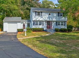 9 Phillip Ave, Burlington, MA 01803
