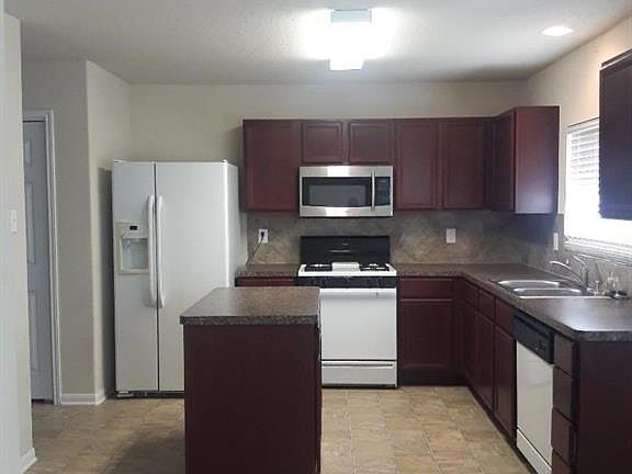 3rd image of 4830 Blue Spruce Hill St