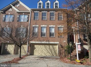 2420 Cypress Green Ln, Herndon, VA 20171