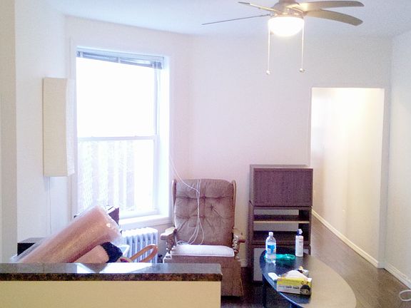 3rd image of 263 Kingsland Ave APT 1R
