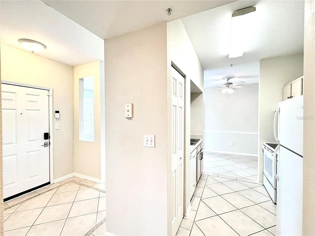 1 bed, 1.0 bath, 701 sqft, $1,350 — Photo 4