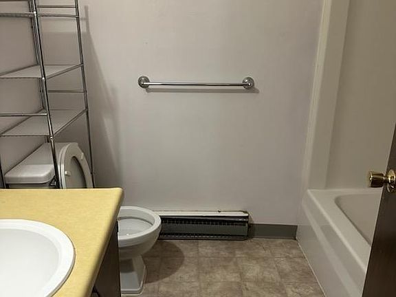 Bathroom, Tub & Shower