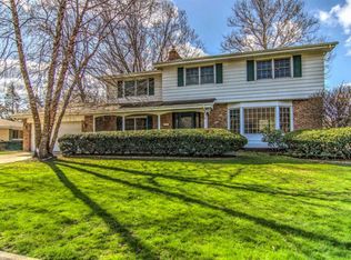 1202 Park Dr, Munster, IN 46321