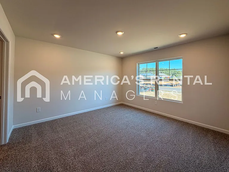 110 Jonboy Ave — Photo 8