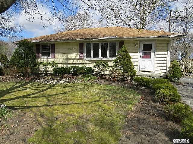 2nd image of 981 Old Medford Ave