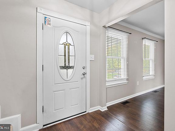 2nd image of 6071 Adcock Ln