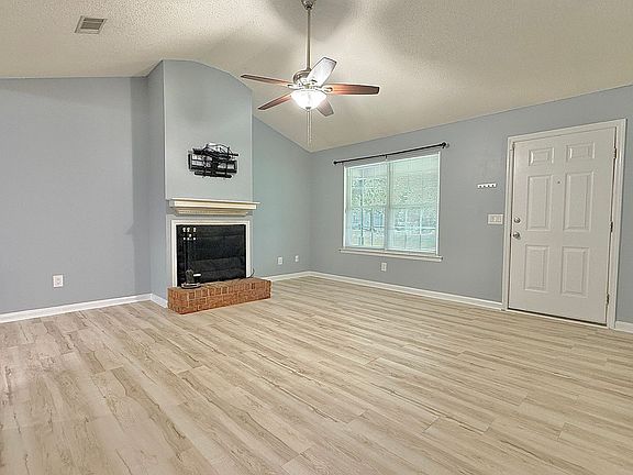 4th image of 61 Gregory Ct