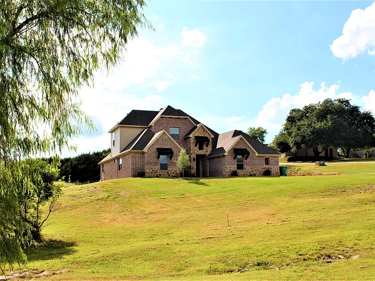2404 Wills Way Dr — Photo 12