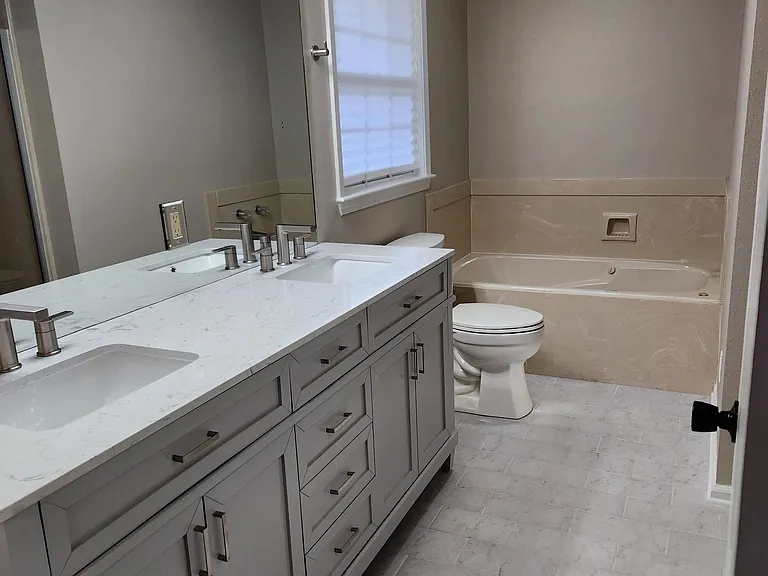 239 James St — Photo 11