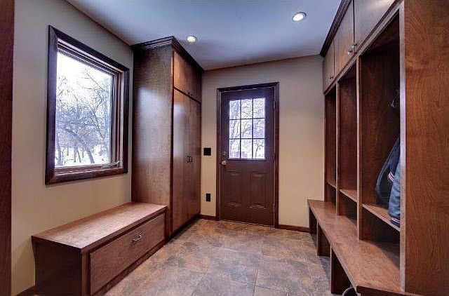 2nd image of 4025 Saratoga Circle