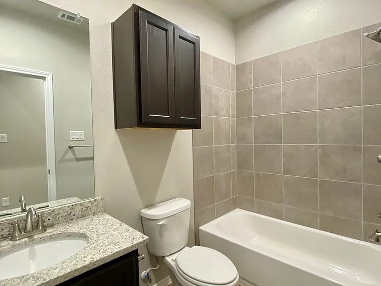 1102 Burek Cross — Photo 32