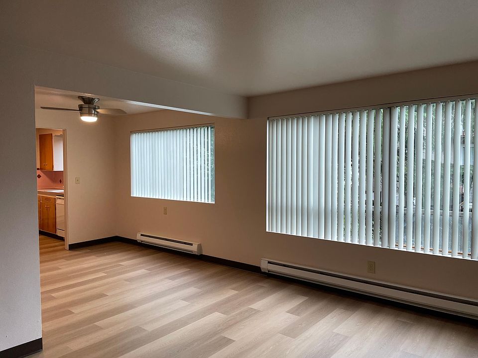 2nd image of 3213 Wetmore Ave #12