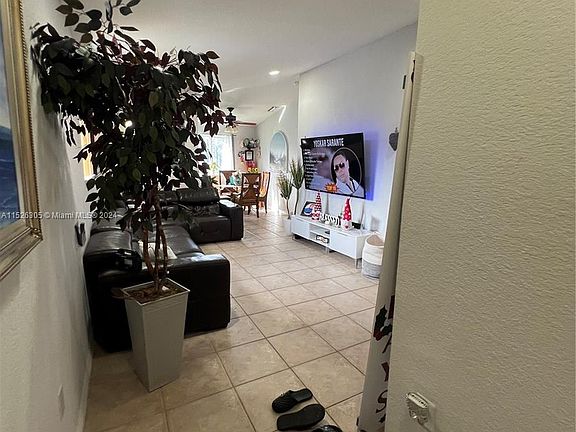 3rd image of 1260 SE 29th St #20159