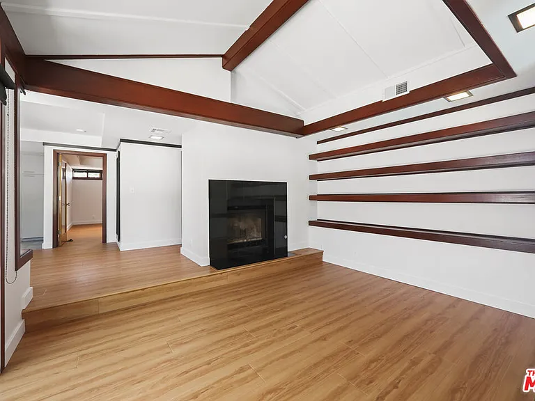 2672 Veteran Ave — Photo 15