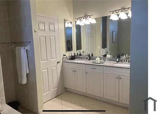 627 SW 47th Ter — Photo 10