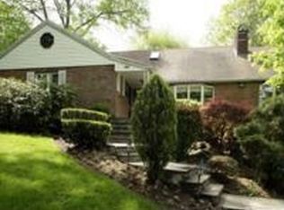 38 Winchcombe Way, Scarsdale, NY 10583