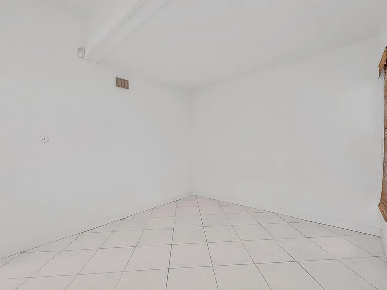 1 Lancewood Way — Photo 3