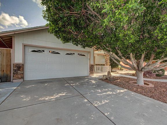 2nd image of 6139 E Ivyglen St