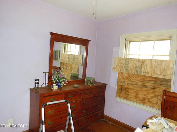4th image of 1340 Highland Ave NW
