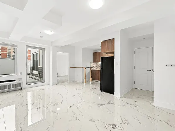 28-18 Astoria Blvd #702, Astoria, NY 11102