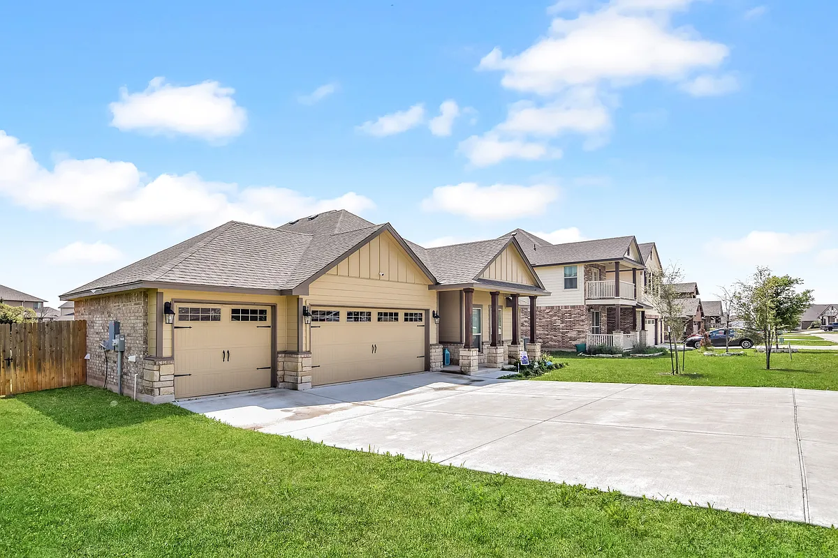 Building Photo - 5501 Shire Dr