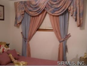 4th image of 5423 Nelson Ave