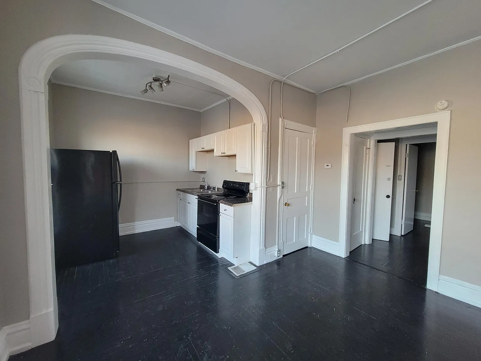 1 bed, 775 sqft, $1,100 — Photo 2