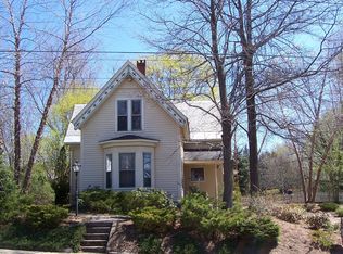 106 Chestnut St, Gardner, MA 01440
