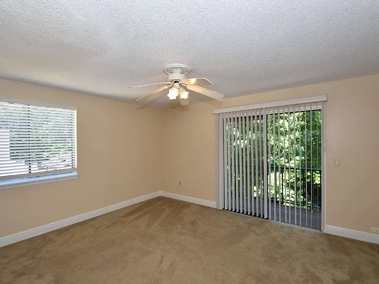 15 Florida Park Dr N #6 — Photo 22