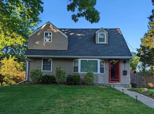 6911 Columbia Dr, Alexandria, VA 22307