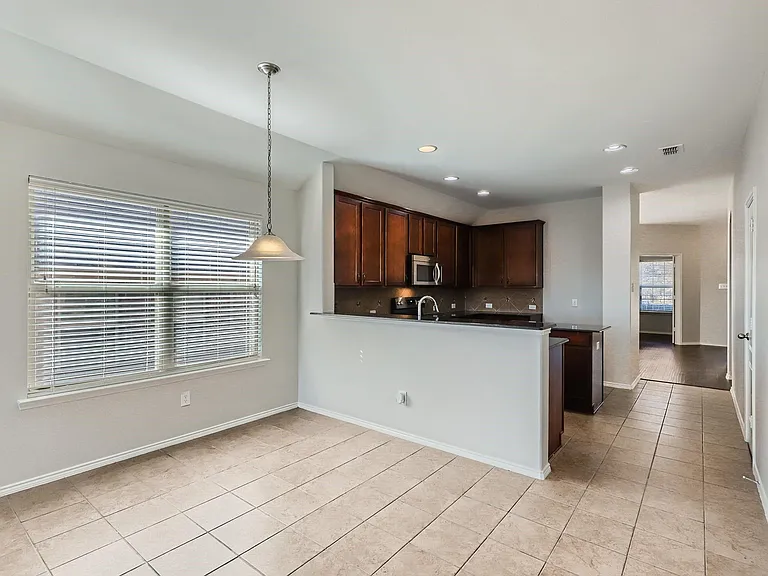 1270 Lasso Dr — Photo 7