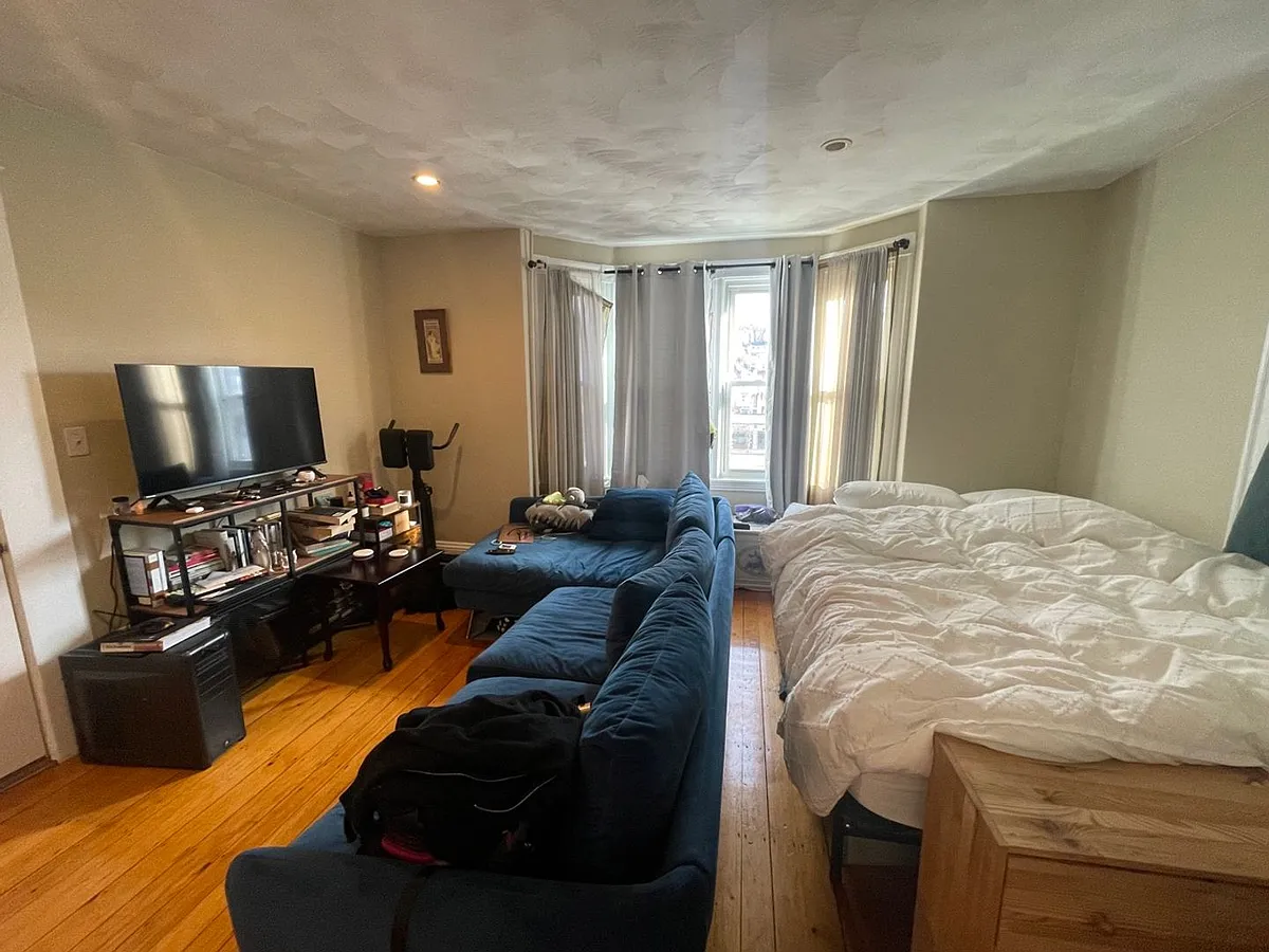 Building Photo - 431 Faneuil St #2A